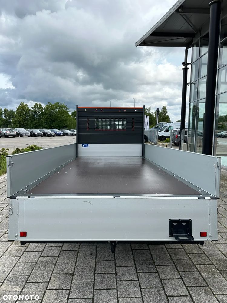 Mercedes-Benz Sprinter - 25