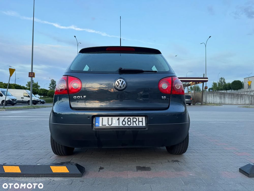 Volkswagen Golf - 8