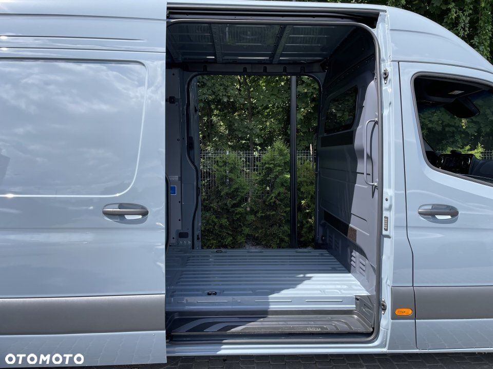 Mercedes-Benz Sprinter - 5