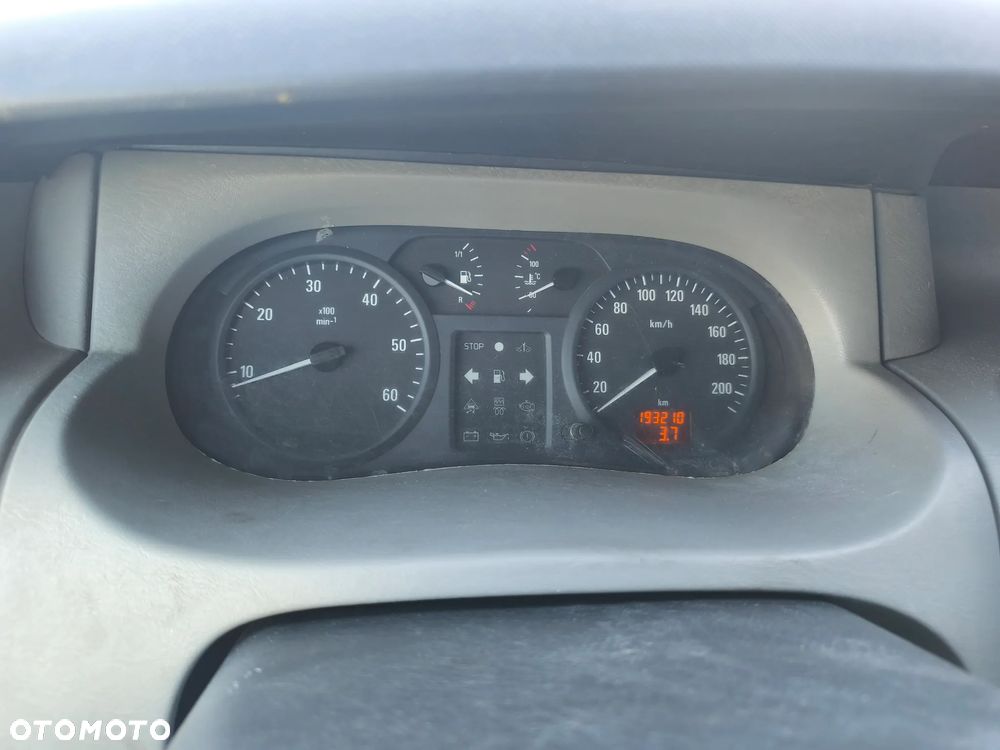 Opel Vivaro - 12