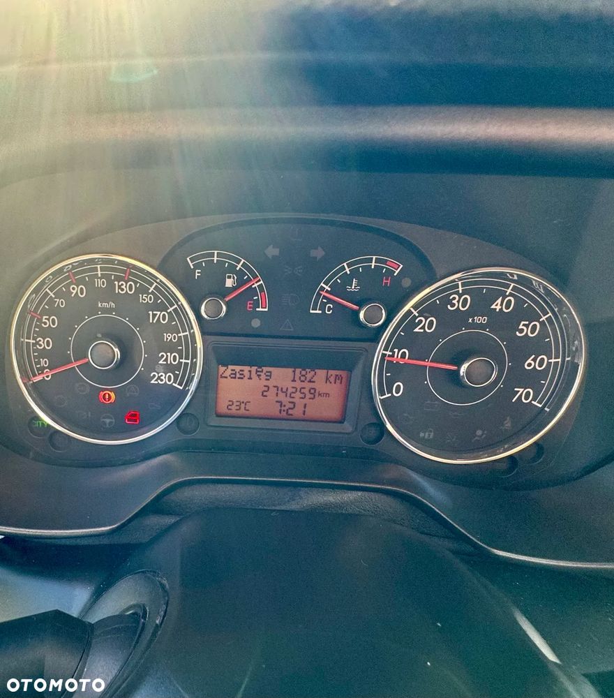 Fiat Grande Punto - 11