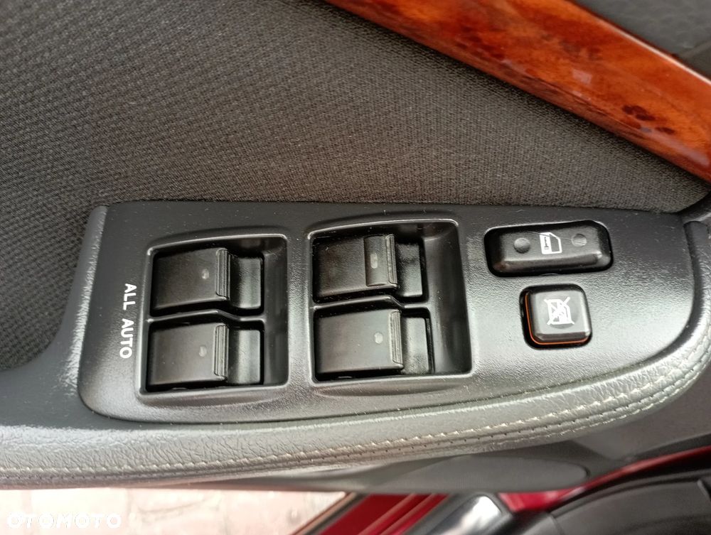 Toyota Avensis 2.0 VVT-i Sol - 19