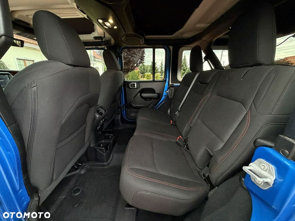 Jeep Wrangler - 33