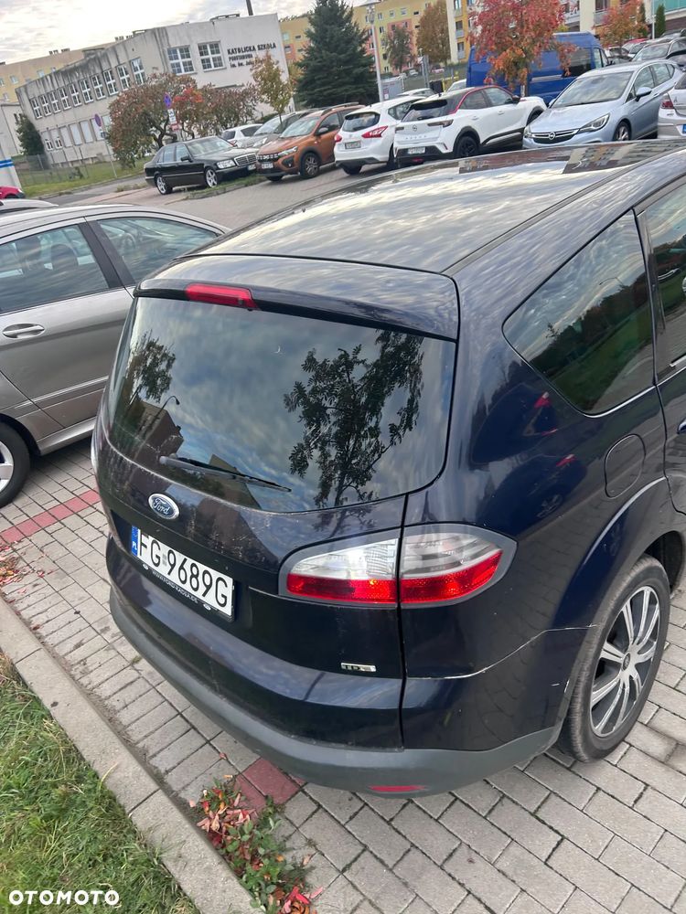 Ford S-Max - 10