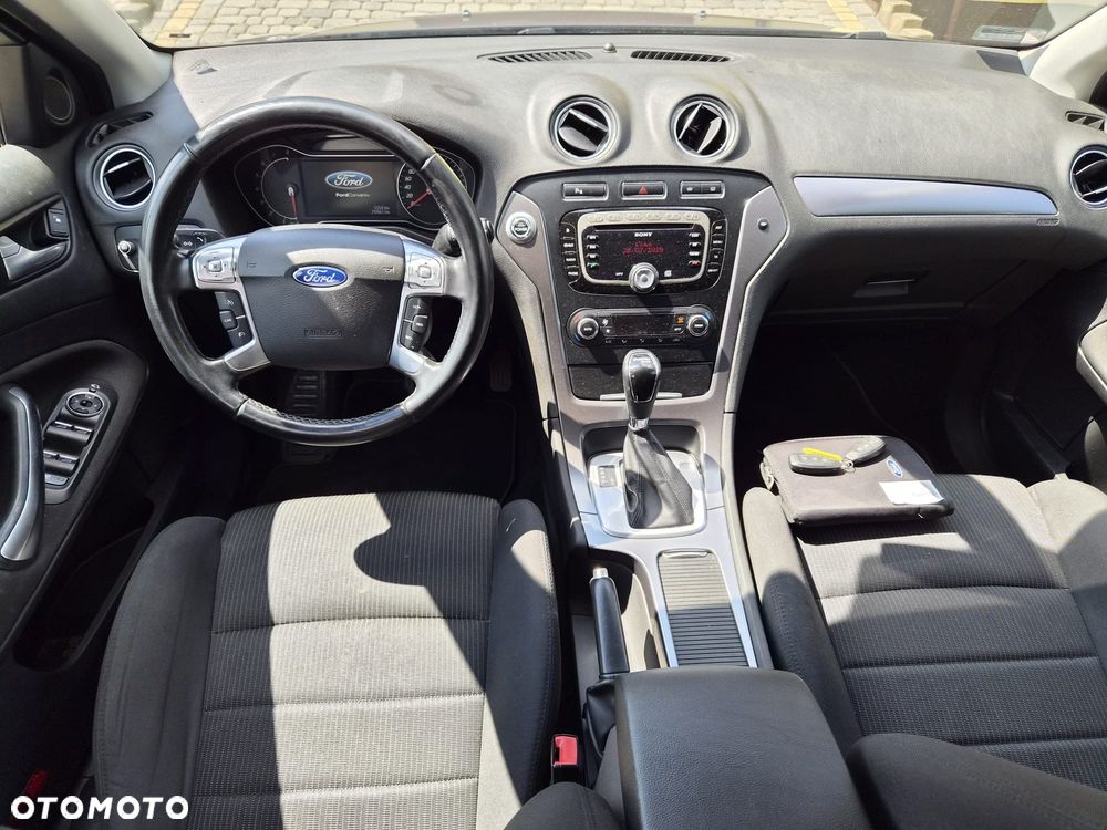 Ford Mondeo 2.0 T Ghia MPS6 - 9