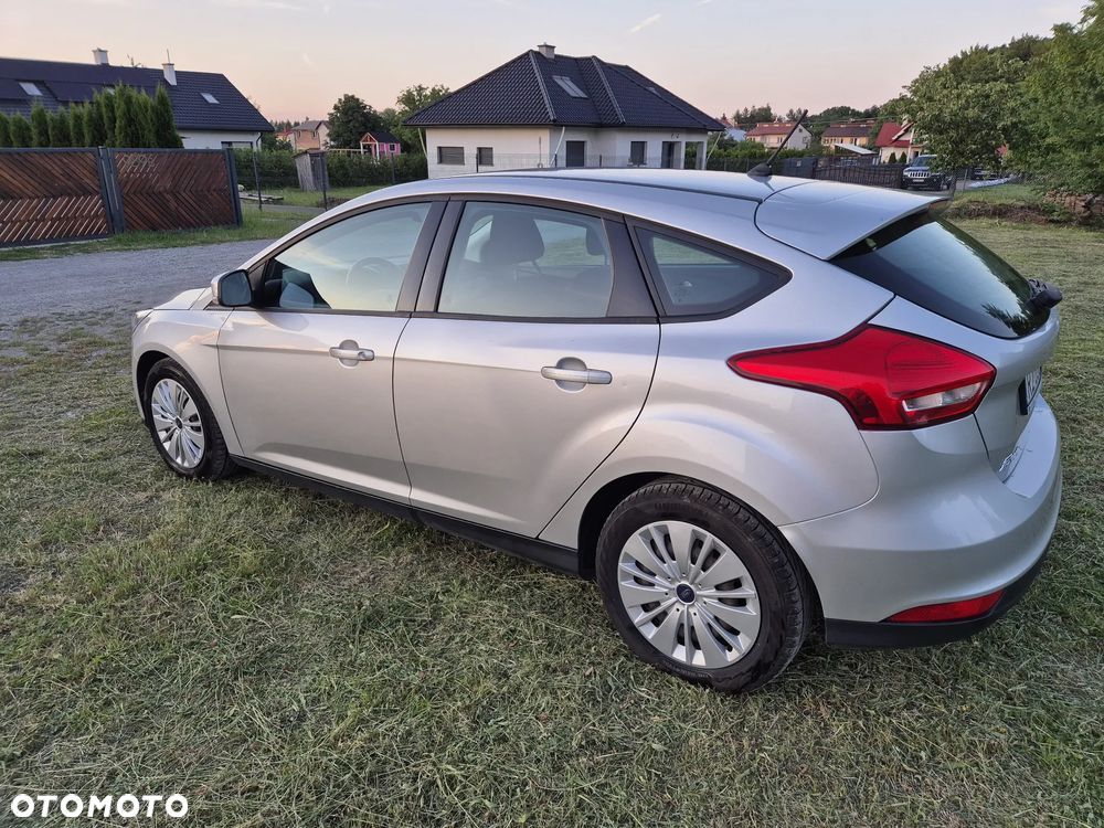 Ford Focus 1.6 Trend - 9