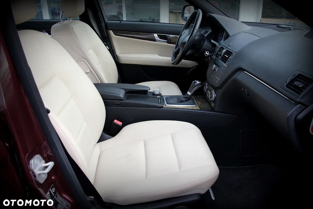 Mercedes-Benz Klasa C 280 7G-TRONIC Avantgarde - 19