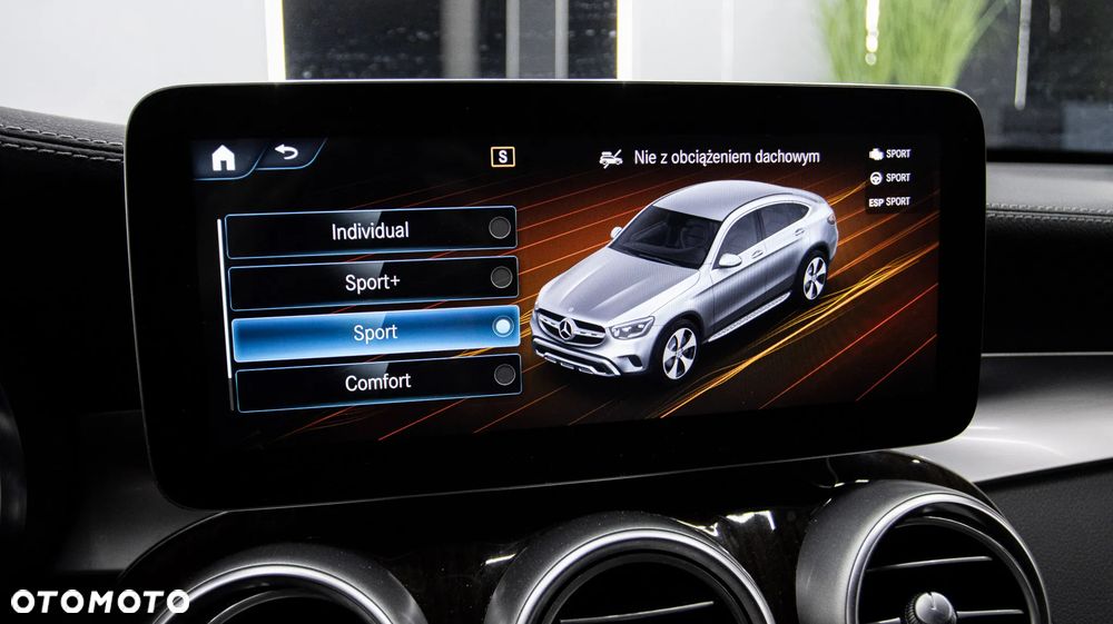Mercedes-Benz GLC 200 4Matic 9G-TRONIC AMG Line - 19