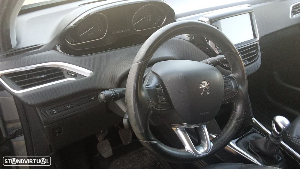 Peugeot 2008 1.6 e-HDi Allure - 12