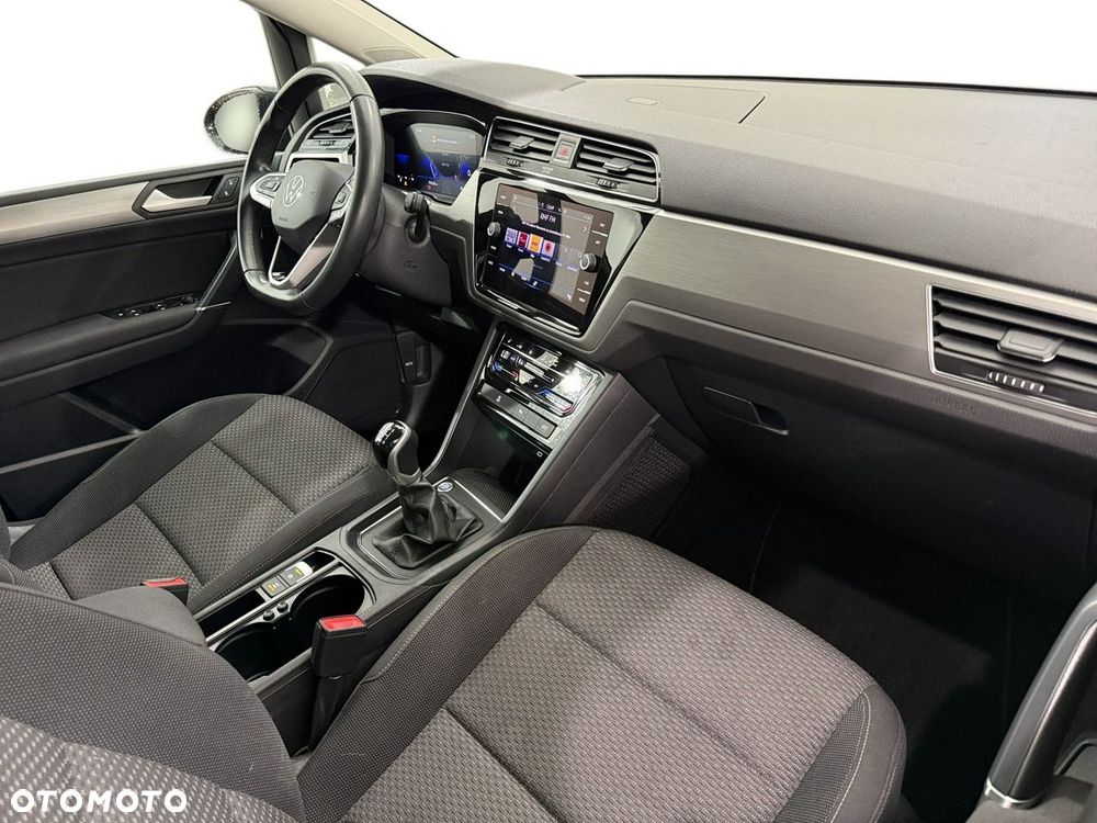 Volkswagen Touran - 15