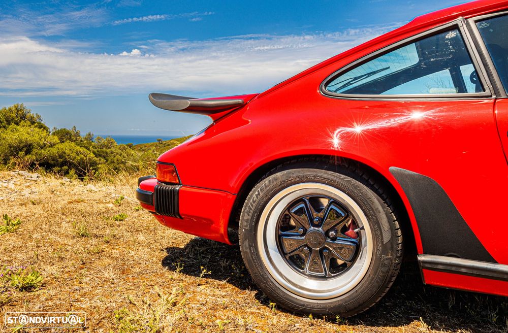 Porsche 911 Série G - 6