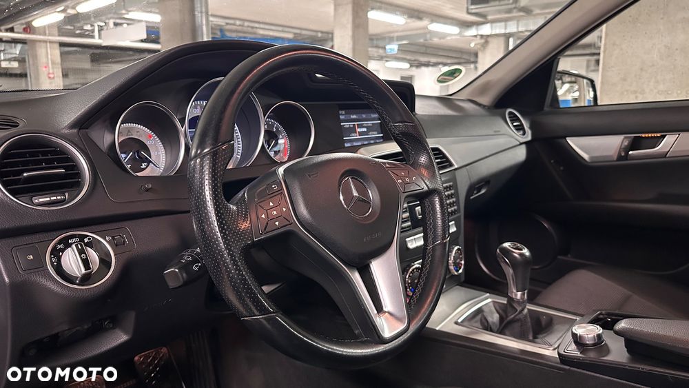 Mercedes-Benz Klasa C 180 BlueEFFICIENCY Avantgarde - 13