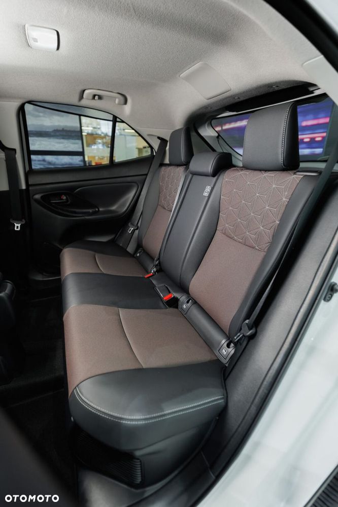 Toyota Yaris Cross Hybrid 1.5 Executive AWD - 23