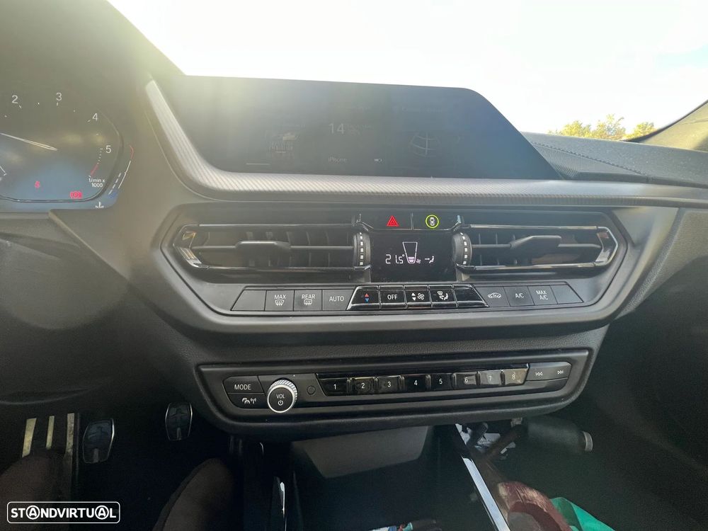 BMW 116 d Pack Desportivo M - 9