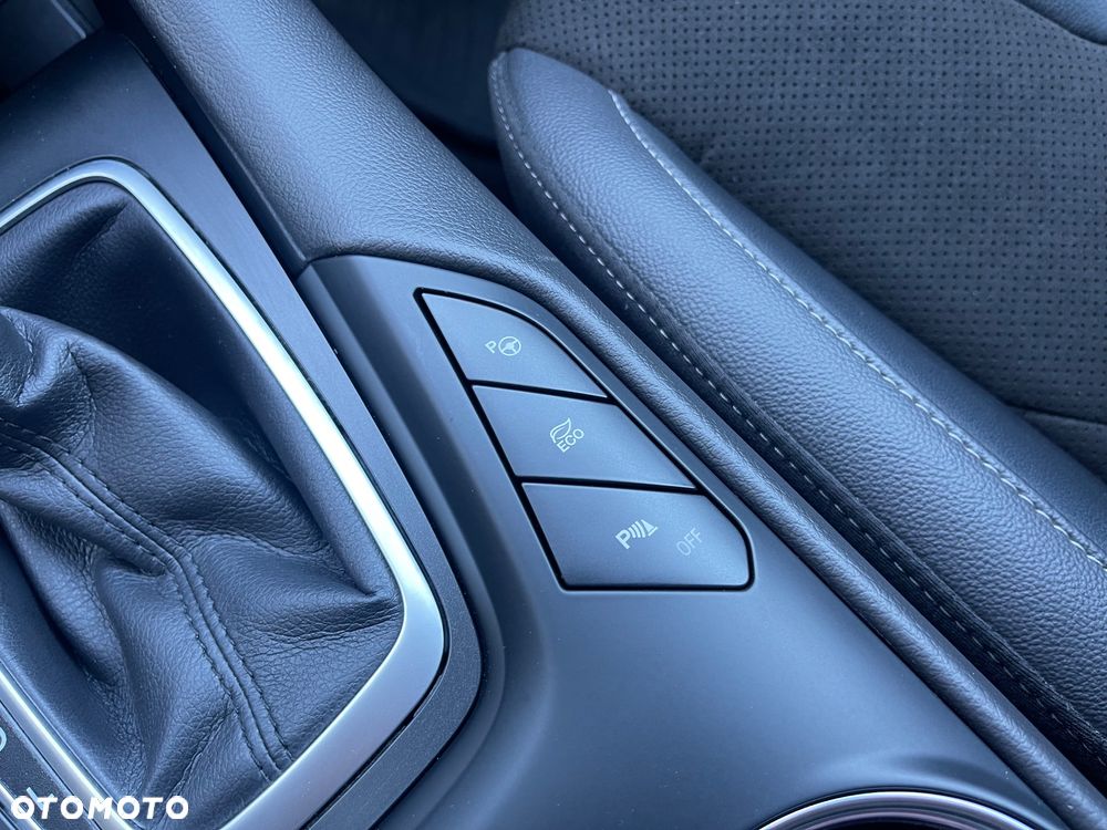 Ford Mondeo 2.0 Hybrid Titanium - 27