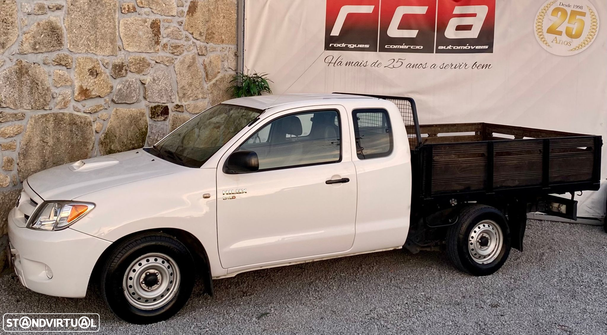 Toyota Hilux 2.5 D-4D 2WD CE PM+AC - 3