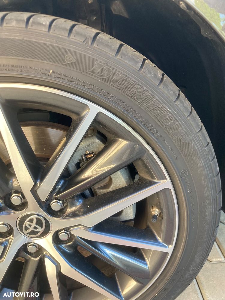 Toyota Camry Luxury - 6