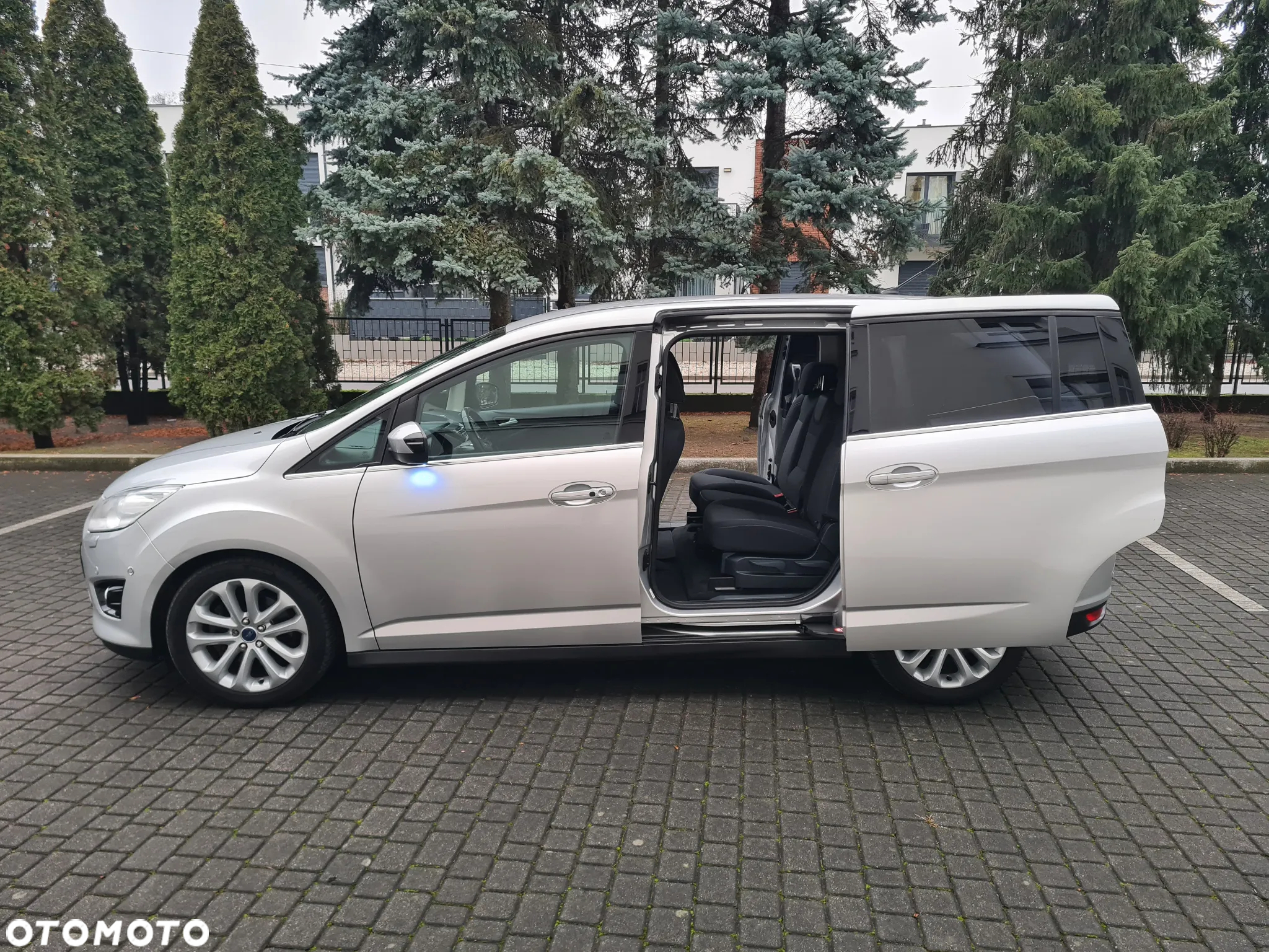 Ford Grand C-MAX 2.0 TDCi Titanium - 13