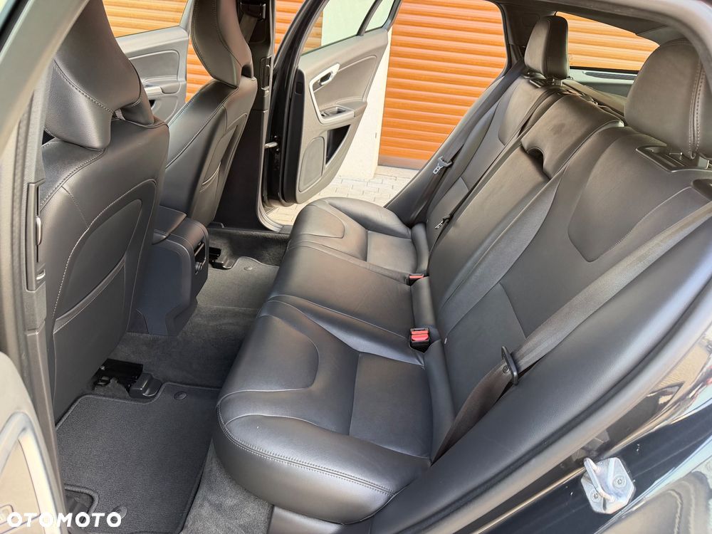 Volvo V60 D2 Drive-E Kinetic - 12