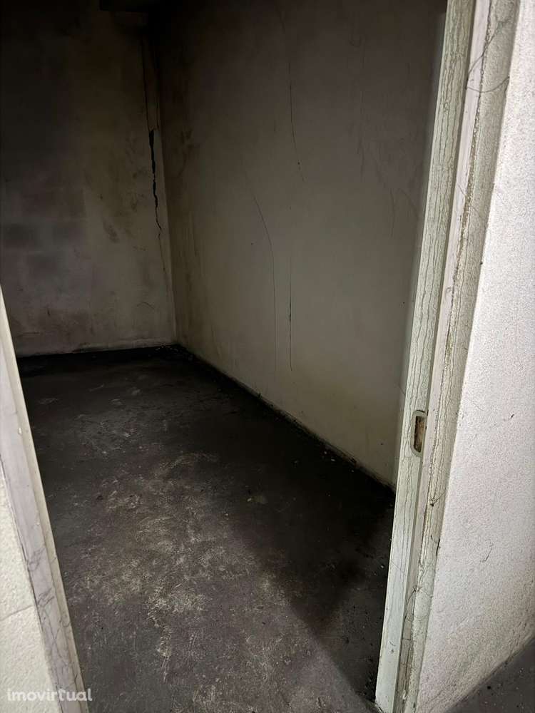 Arrecadação - 9m2 - Arrenda-se Vila Nova de Famalicão - Grande imagem: 3/4