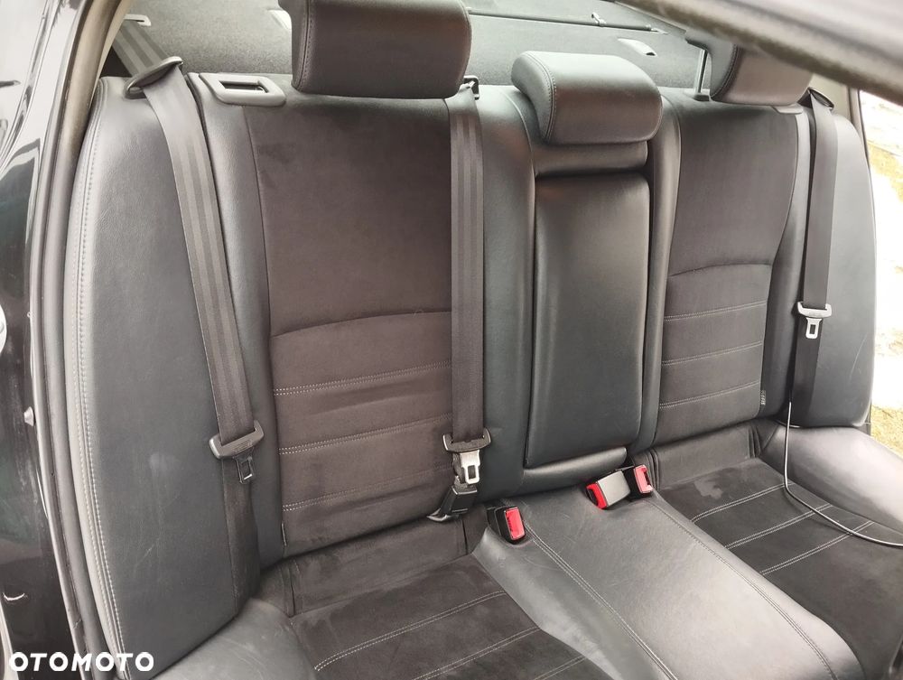 Toyota Avensis 2.0 D-4D Premium - 25