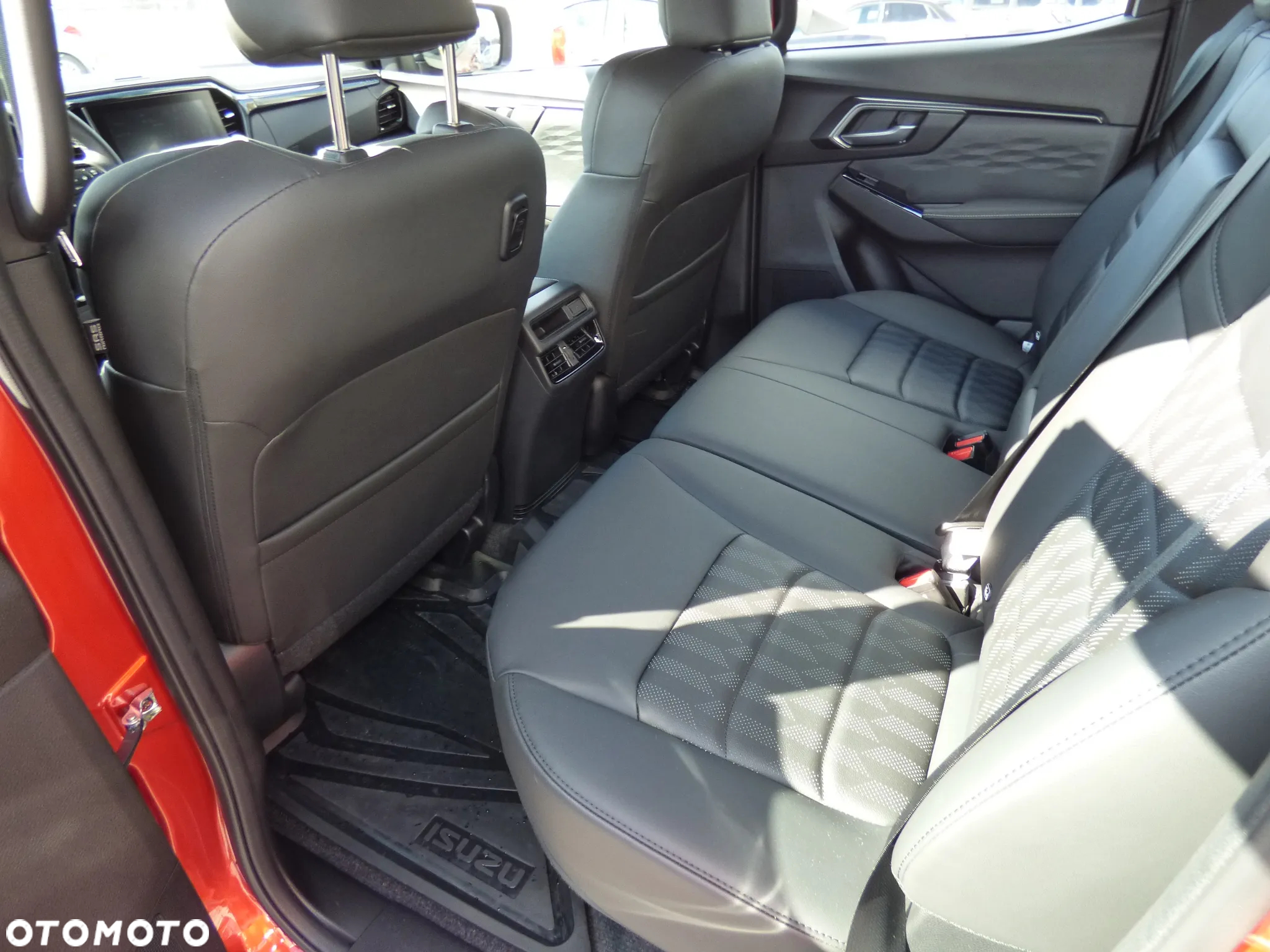 Isuzu D-Max 1.9 DC LSE - 11