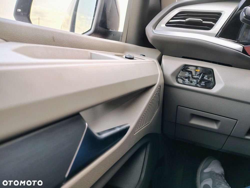 Volkswagen multivan Nowy Multivan L2 2.0 TDI 150 KM DSG 7 biegowa FWD - 17