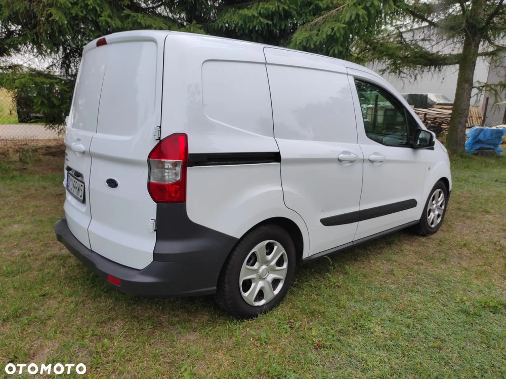 Ford Courier - 4