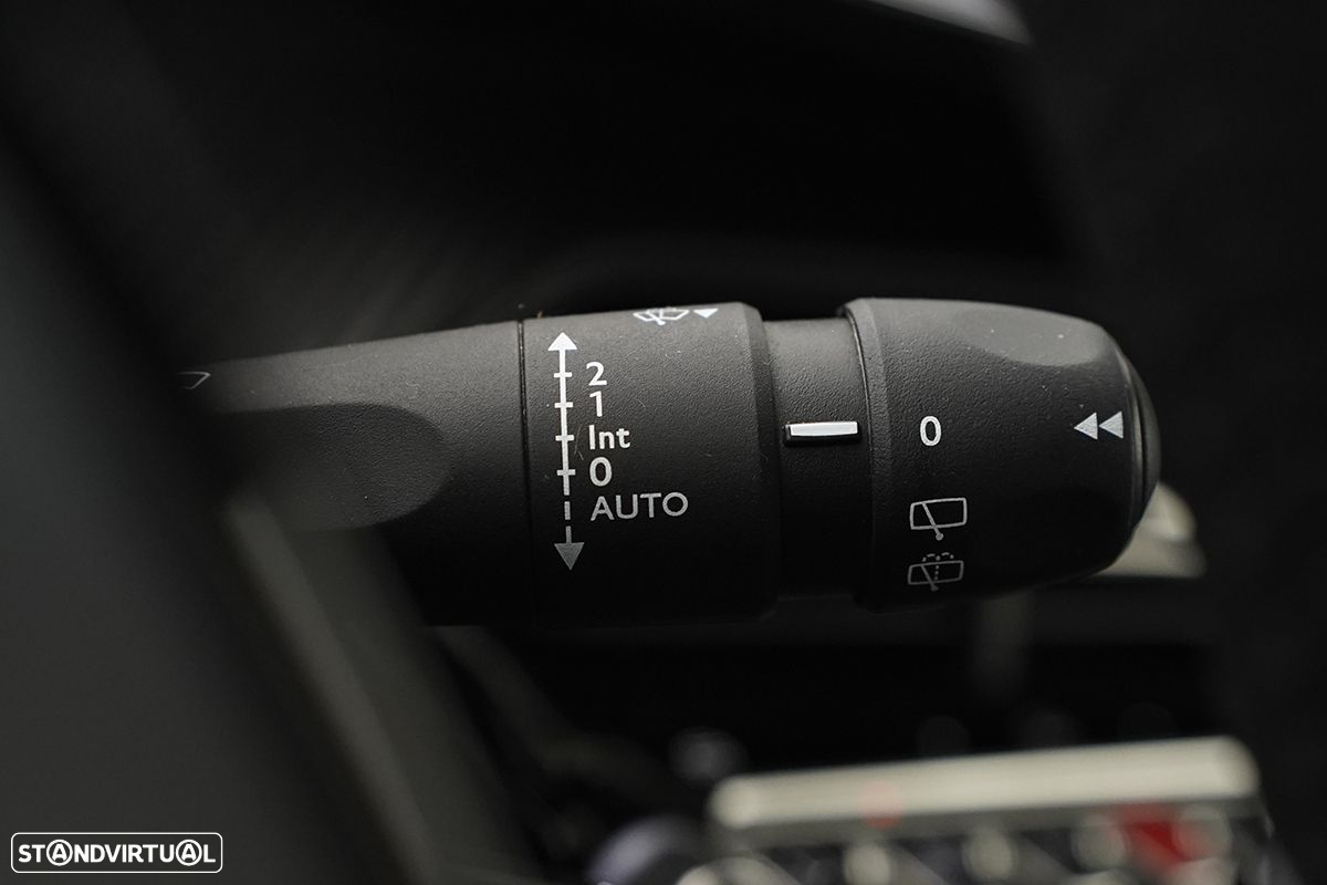 Peugeot 2008 1.2 PureTech Allure - 20