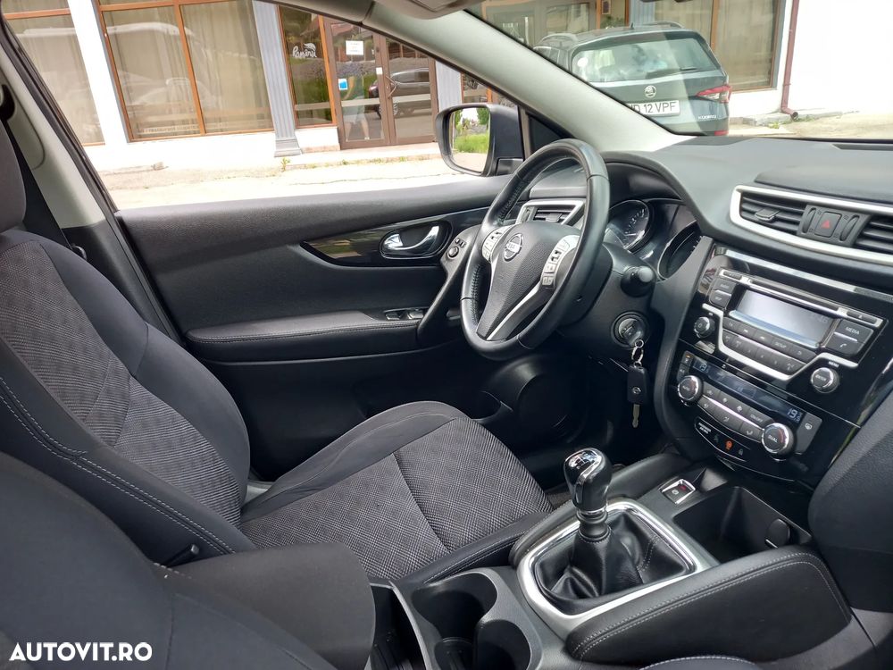 Nissan Qashqai 1.2 DIG-T ACENTA - 6