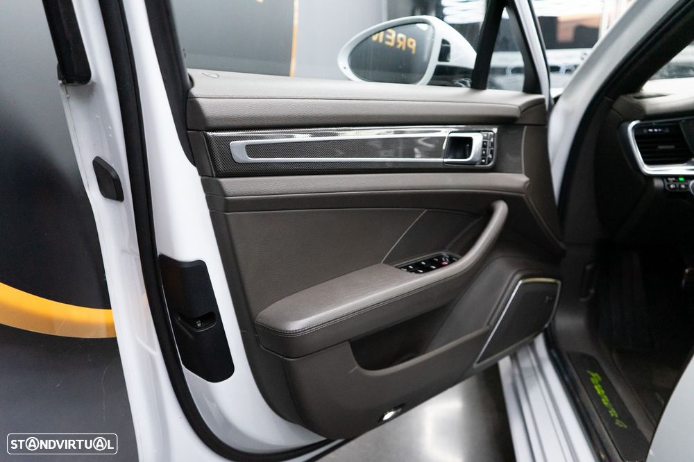Porsche Panamera Sport Turismo 4 E-Hybrid - 27