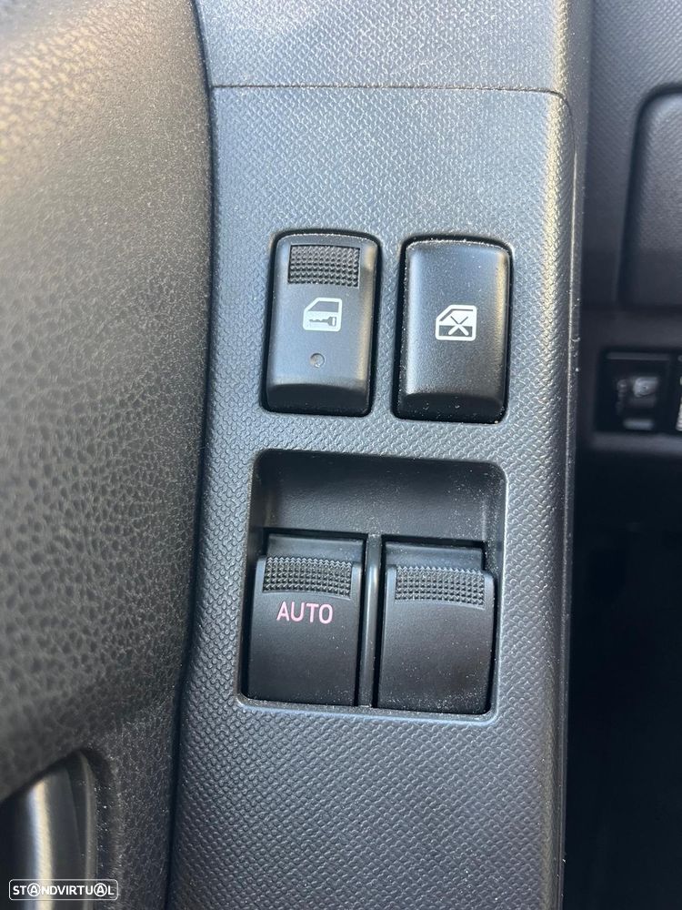 Isuzu D-Max 2.5 DTi CD 4WD LS - 21