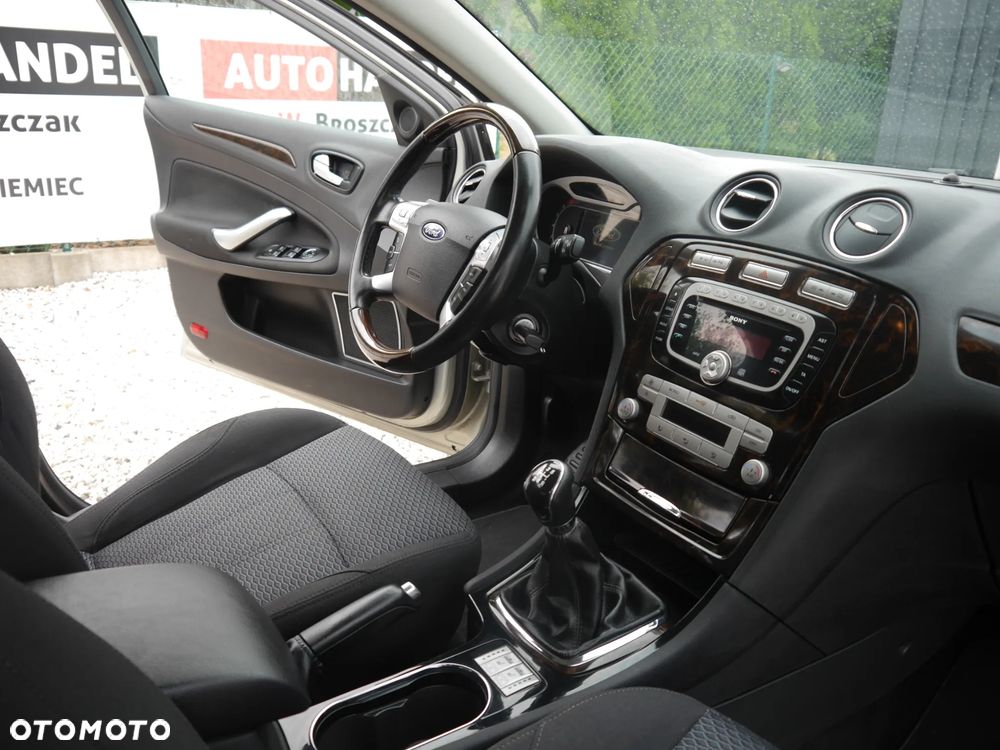 Ford Mondeo 2.0 Ghia Executive - 7