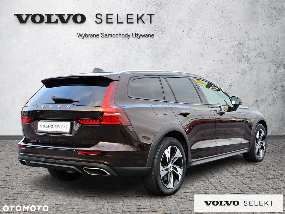 Volvo V60 Cross Country - 6