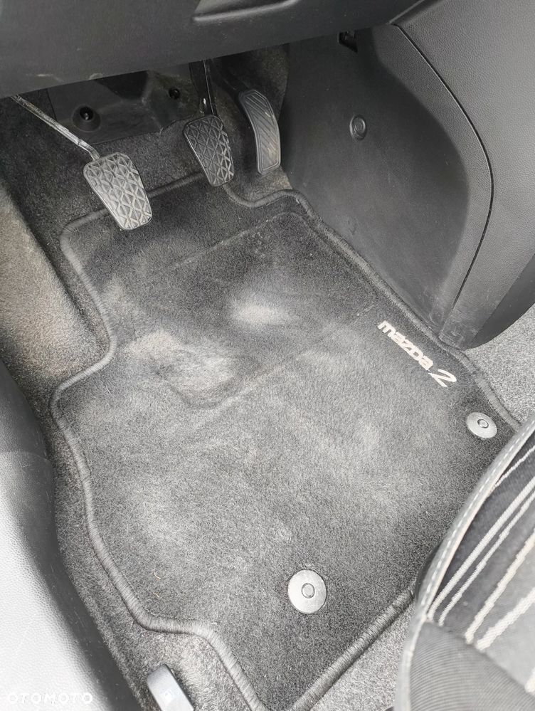 Mazda 2 - 18