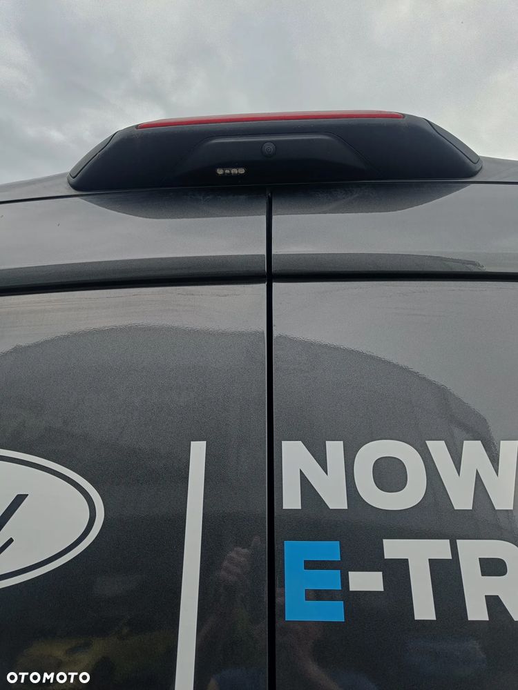 Ford e-TRANSIT - 14