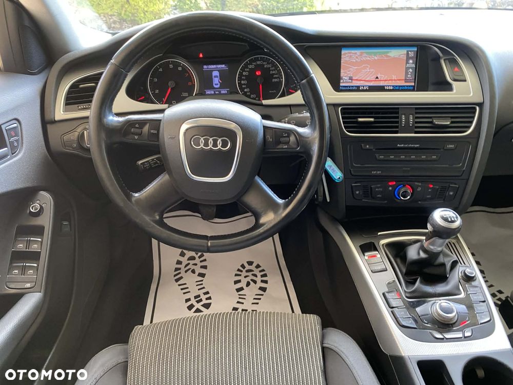 Audi A4 Limousine - 5