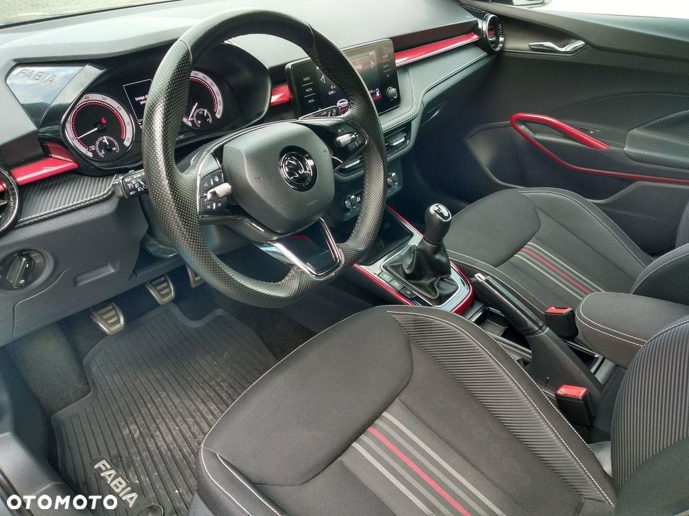 Skoda Fabia - 10