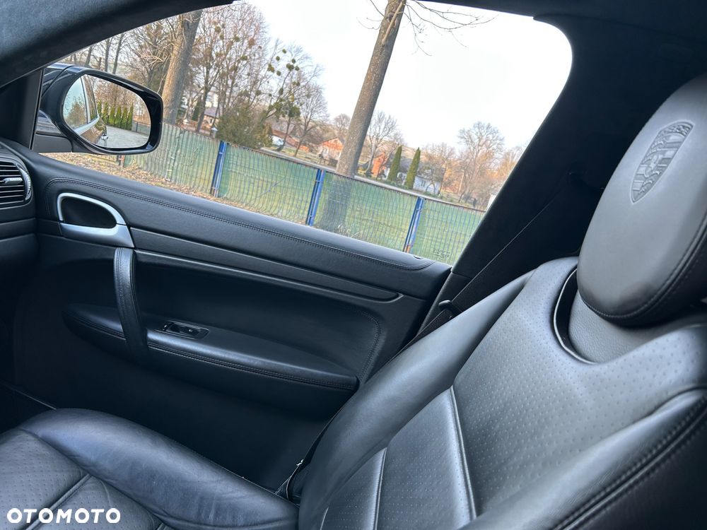 Porsche Cayenne Turbo - 6