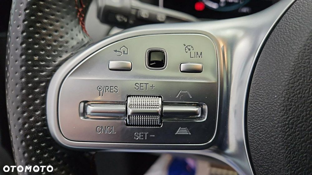 Mercedes-Benz GLA 200 d - 16