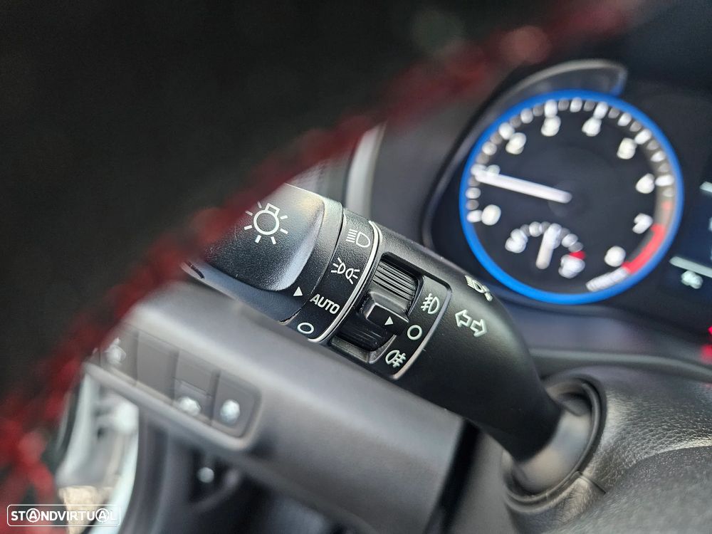 Hyundai Kauai 1.0 T-GDi Premium Pele/Tec.Vermelho - 32