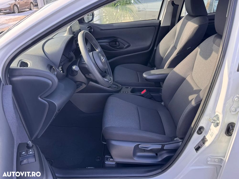 Toyota Yaris - 12