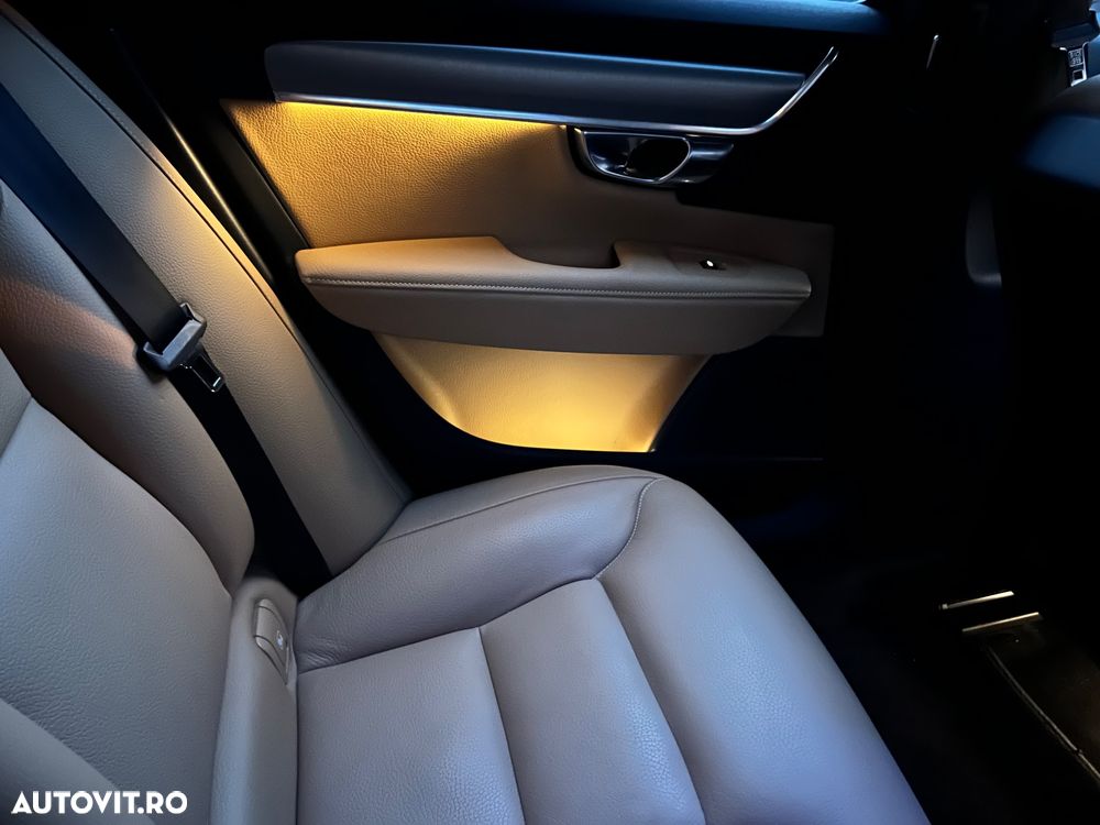 Volvo S90 D4 Geartronic Momentum Pro - 21