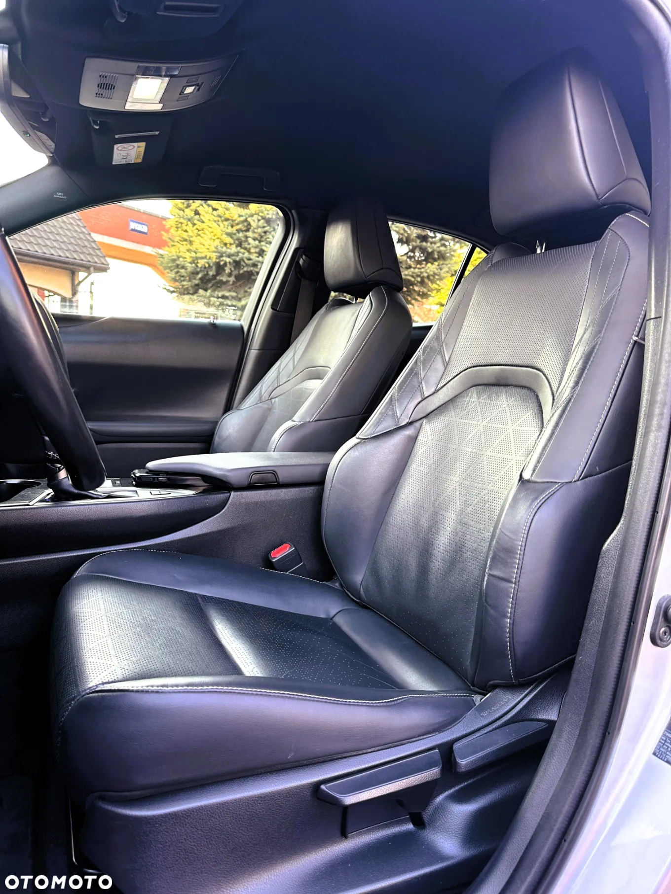 Lexus UX 250h Prestige 2WD - 11