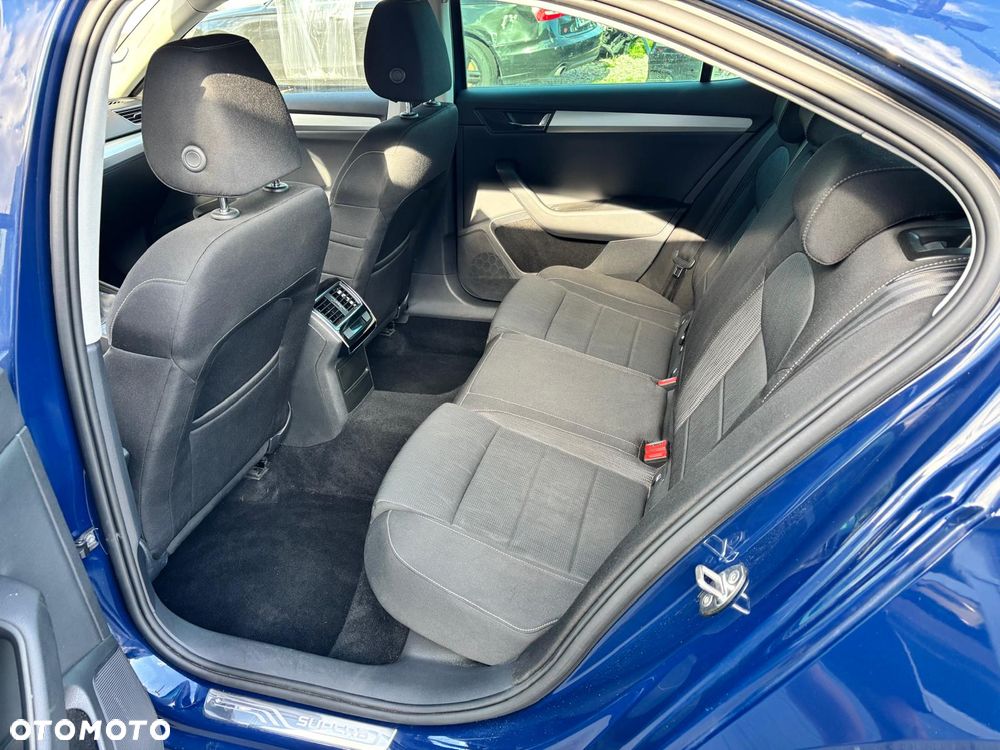 Skoda Superb 2.0 TDI Sportline - 19