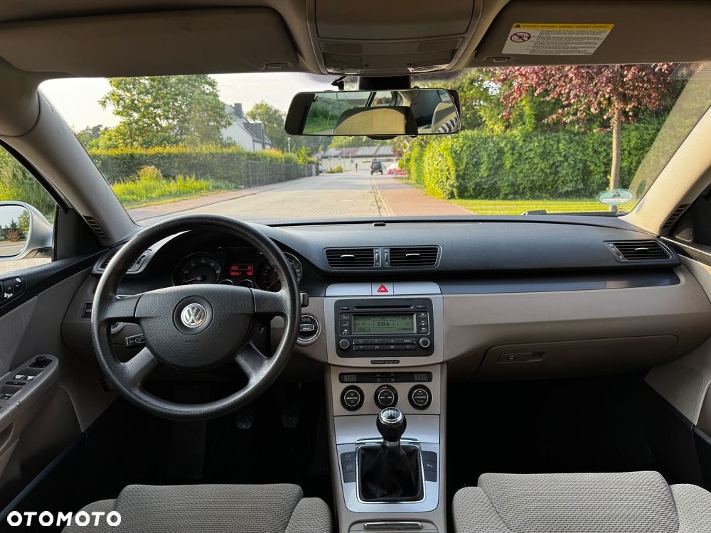 Volkswagen Passat 1.6 FSI Highline - 10