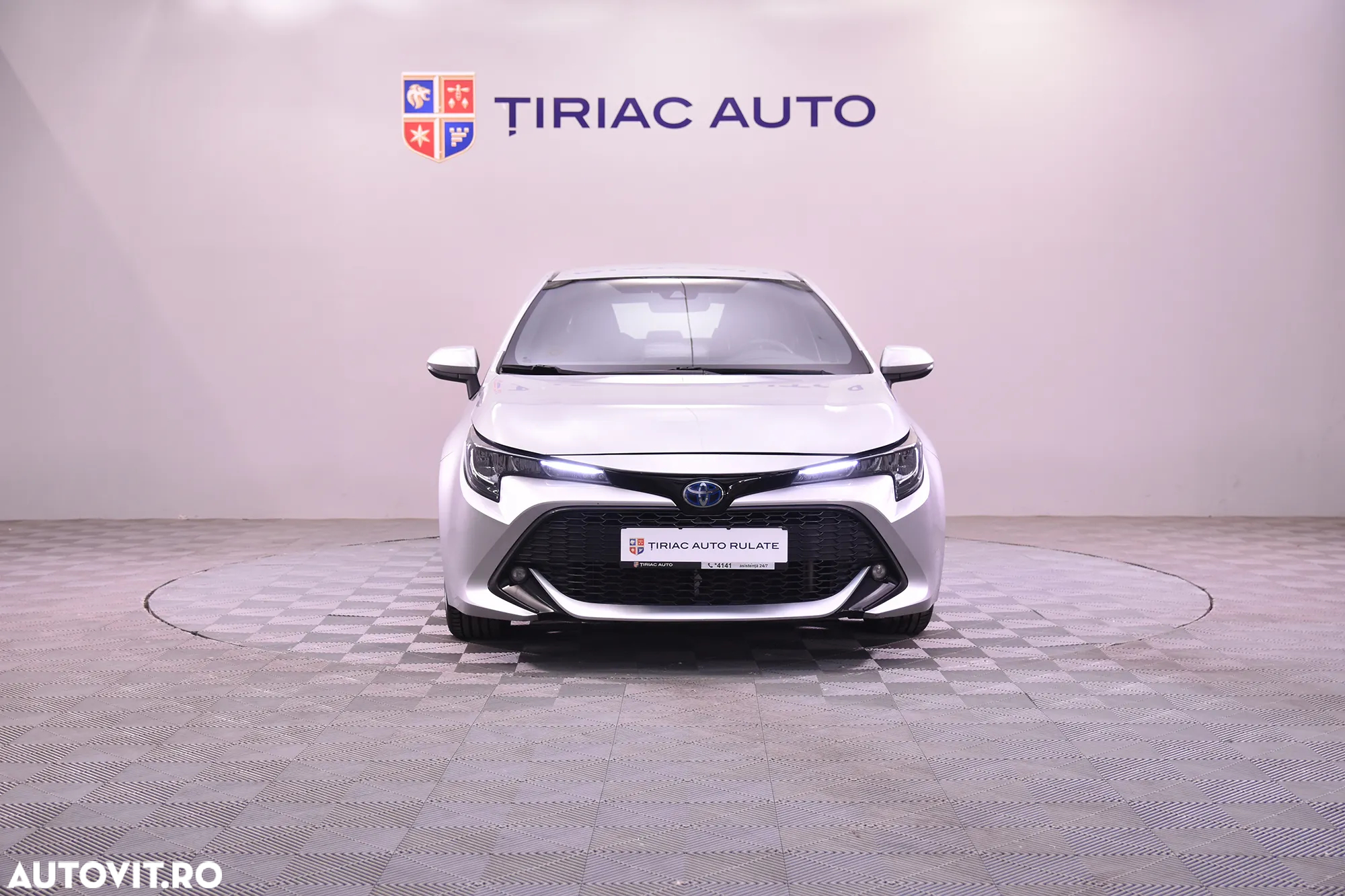 Toyota Corolla 1.8 HSD Business - 8