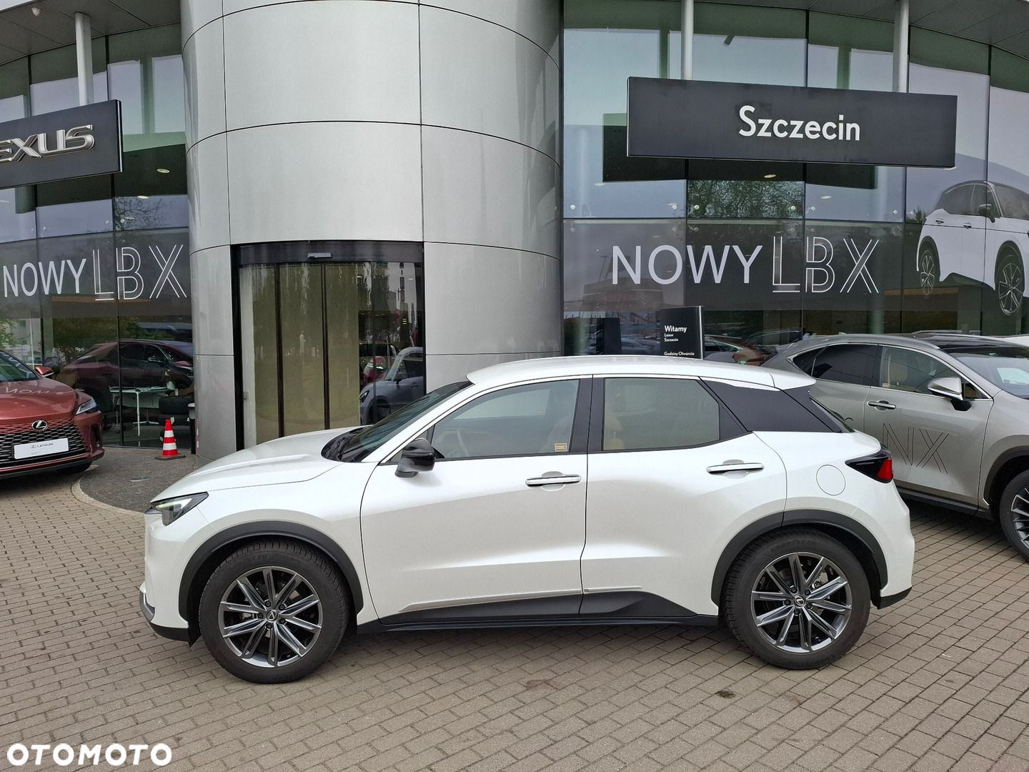 Lexus LBX 1.5 Hybrid Relax AWD - 2