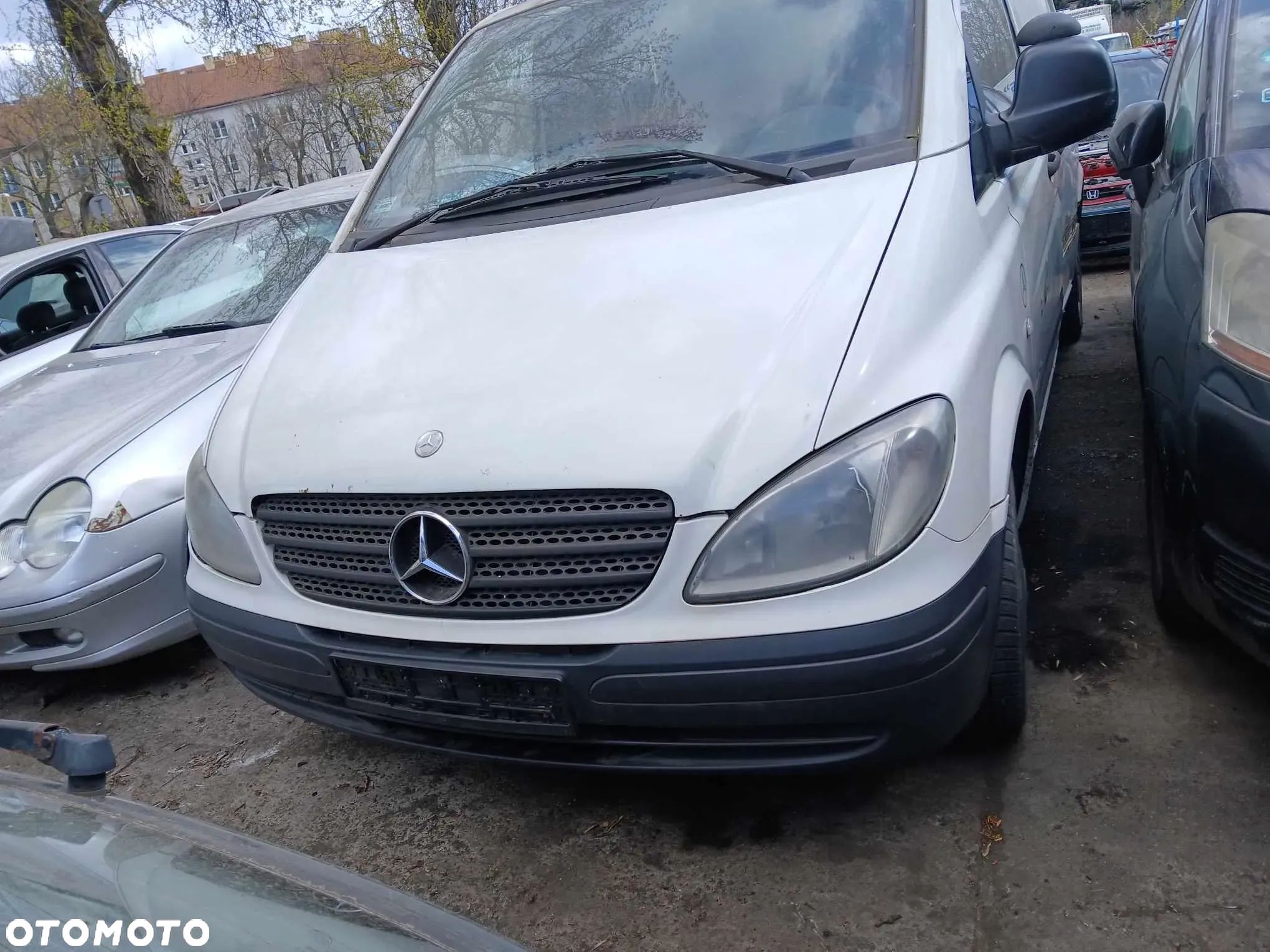 Mercedes Vito 639 zderzak przedni - 1