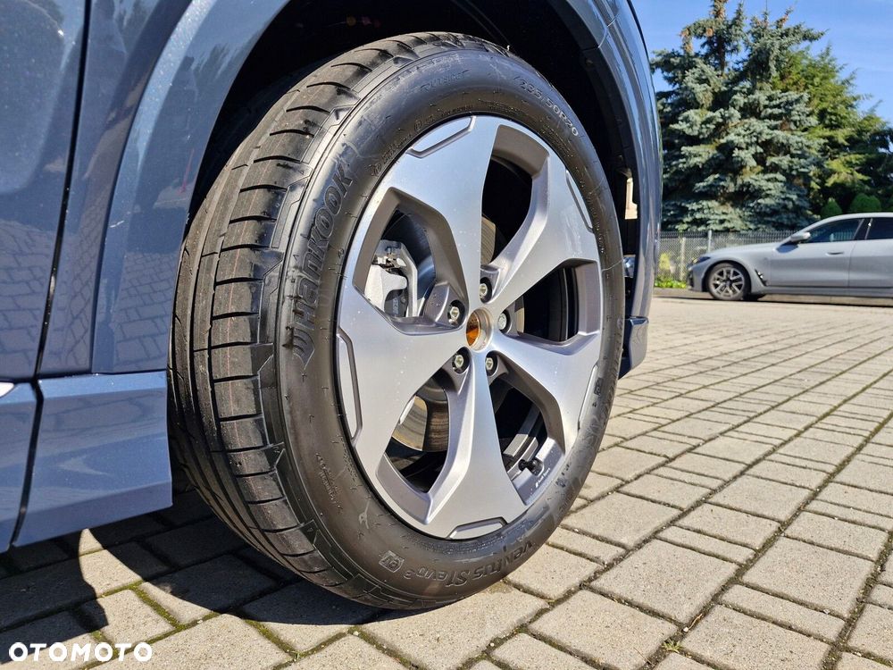 Audi Q4 e-tron - 8